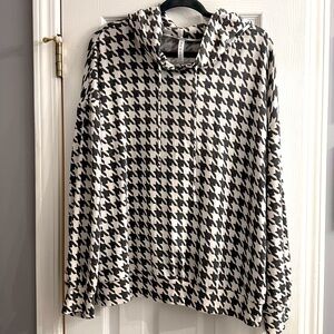 Houndstooth black and white hoodie sweatshirt, large